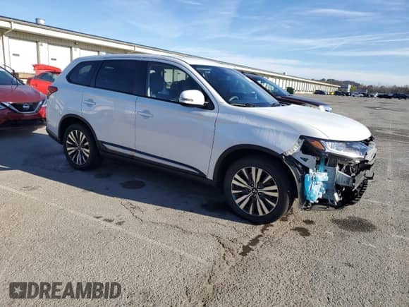 ✅ 2020 Mitsubishi Outlander ES • VIN: JA4AZ3A33LZ047778 • Lot: 90891635. Wystawiony na Copart z przebiegiem 39 560 mil. Bezpłatny archiwum sprzedaży aukcyjnych z USA i szczegółowy raport historii pojazdu na DreamBid. Zdjęcie 4.