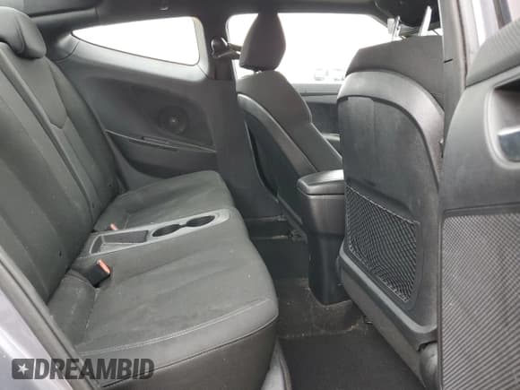 ✅ 2017 Hyundai Veloster • VIN: KMHTC6AD0HU321013 • Lot: 86071034. Wystawiony na Copart z przebiegiem 84 184 mil. Bezpłatny archiwum sprzedaży aukcyjnych z USA i szczegółowy raport historii pojazdu na DreamBid. Zdjęcie 10.