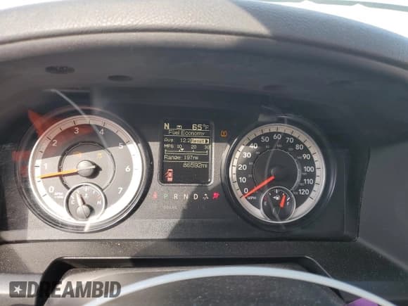 ✅ 2017 Ram 1500 Tradesman • VIN: 1C6RR6FT9HS610147 • Lot: 93645415. Wystawiony na Copart z przebiegiem 86 592 mil. Bezpłatny archiwum sprzedaży aukcyjnych z USA i szczegółowy raport historii pojazdu na DreamBid. Zdjęcie 9.