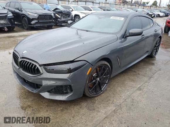 ✅ 2022 BMW 8 Series 840i • VIN: WBAGV2C09NCH61770 • Lot: 48985785. Wystawiony na Copart z przebiegiem 21 354 mil. Bezpłatny archiwum sprzedaży aukcyjnych z USA i szczegółowy raport historii pojazdu na DreamBid. Zdjęcie 1.