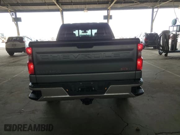 ✅ 2019 Chevrolet Silverado 1500 LT • VIN: 1GCRWCED4KZ221781 • Lot: 50650095. Wystawiony na Copart z przebiegiem 101 738 mil. Bezpłatny archiwum sprzedaży aukcyjnych z USA i szczegółowy raport historii pojazdu na DreamBid. Zdjęcie 6.