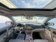 ✅ 2011 Toyota Highlander Limited • VIN: 5TDYK3EH8BS045877 • Lot: 93784515. Listed on Copart with 377,755 mi. Free auction sales archive from the USA and detailed vehicle history report at DreamBid. Image 9.