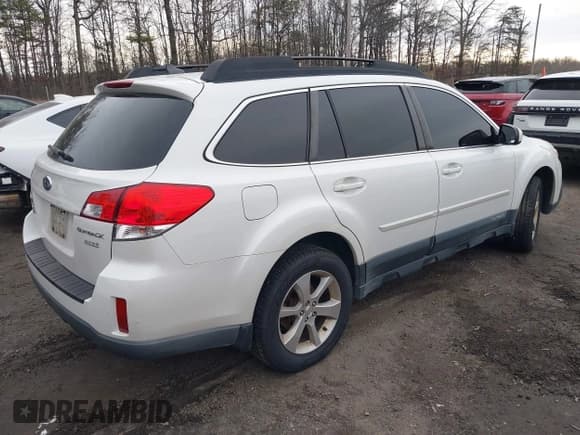 ✅ 2013 Subaru Outback Limited • VIN: 4S4BRBLC3D3276169 • Lot: 43792616. Wystawiony na IAAI z przebiegiem 273 510 mil. Bezpłatny archiwum sprzedaży aukcyjnych z USA i szczegółowy raport historii pojazdu na DreamBid. Zdjęcie 4.