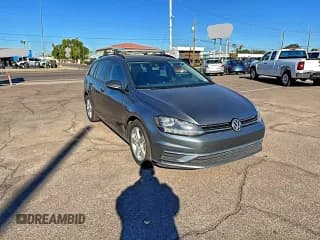 ✅ 2018 Volkswagen Golf S • VIN: 3VWD17AU3JM753848 • Lot: 96234625. Wystawiony na Copart z przebiegiem 122 144 mil. Bezpłatny archiwum sprzedaży aukcyjnych z USA i szczegółowy raport historii pojazdu na DreamBid. Zdjęcie 1.