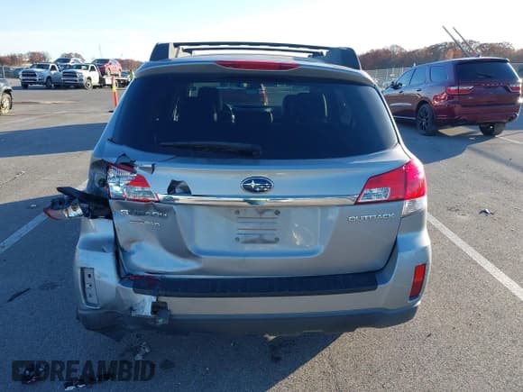 ✅ 2010 Subaru Outback Limited Power Moon • VIN: 4S4BRCKC7A3341107 • Lot: 43695644. Wystawiony na IAAI z przebiegiem 131 389 mil. Bezpłatny archiwum sprzedaży aukcyjnych z USA i szczegółowy raport historii pojazdu na DreamBid. Zdjęcie 16.