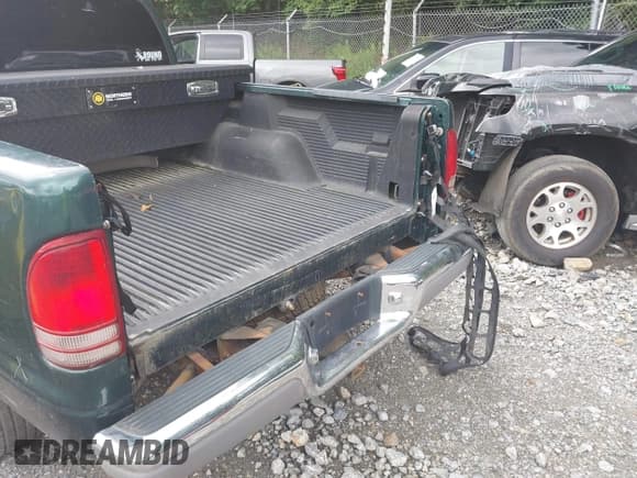 ✅ 2001 Dodge Dakota Sport • VIN: 1B7GG2AX31S205013 • Лот: 42509114. Опубликован ранее на IAAI с пробегом 239 125 миль. Бесплатный доступ к архиву аукционных продаж из США и подробный отчёт об истории автомобиля на DreamBid. Изображение 6.