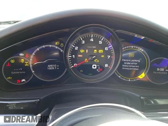 ✅ 2018 Porsche Panamera 4S • VIN: WP0AB2A72JL136216 • Lot: 63277615. Wystawiony na Copart z przebiegiem 42 610 mil. Bezpłatny archiwum sprzedaży aukcyjnych z USA i szczegółowy raport historii pojazdu na DreamBid. Zdjęcie 9.