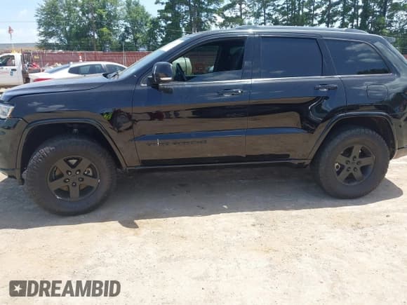 ✅ 2017 Jeep Grand Cherokee Overland • VIN: 1C4RJECG7HC659553 • Лот: 42684503. Опубликован ранее на IAAI с пробегом 152 007 миль. Бесплатный доступ к архиву аукционных продаж из США и подробный отчёт об истории автомобиля на DreamBid. Изображение 14.