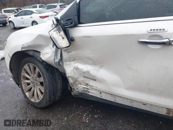 ✅ 2011 Lincoln MKX • VIN: 2LMDJ8JK3BBJ10104 • Lot: 43825614. Listed on IAAI with Not provided. Free auction sales archive from the USA and detailed vehicle history report at DreamBid. Image 6.