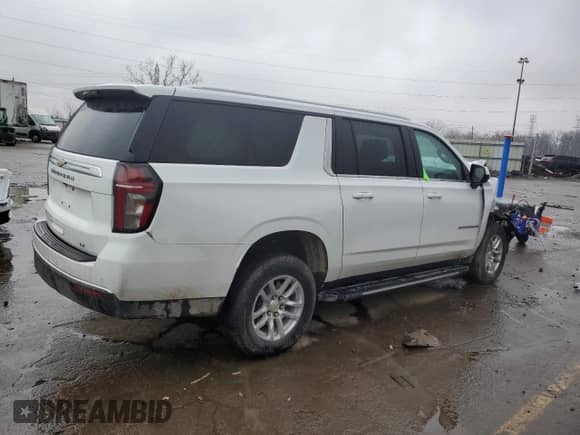2024 Chevrolet Suburban LT z VIN 1GNSCCKD5RR271685, wystawiony jako Copart lot #85882484 z przebiegiem Nie podano mil oraz Szkoda całkowita • Salvage title. Historia ofert i sprzedaży dostępna na DreamBid. Obrazek 3.