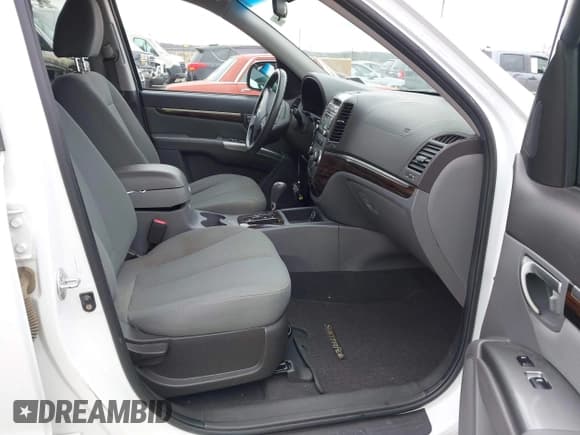 ✅ 2011 Hyundai Santa Fe GLS • VIN: 5XYZGDAB8BG023890 • Лот: 43883614. Опубликован ранее на IAAI с пробегом 174 518 миль. Бесплатный доступ к архиву аукционных продаж из США и подробный отчёт об истории автомобиля на DreamBid. Изображение 5.