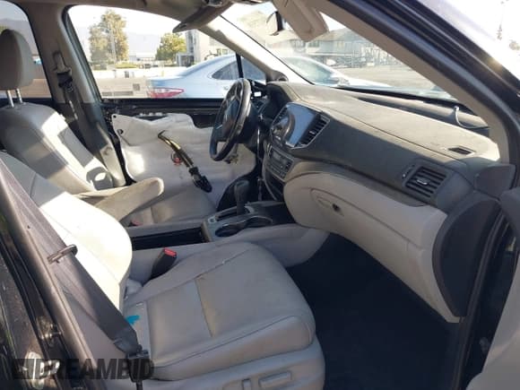 ✅ 2019 Honda Pilot EX-L • VIN: 5FNYF5H58KB044315 • Lot: 43127518. Listed on IAAI with 63,216 mi. Free auction sales archive from the USA and detailed vehicle history report at DreamBid. Image 5.