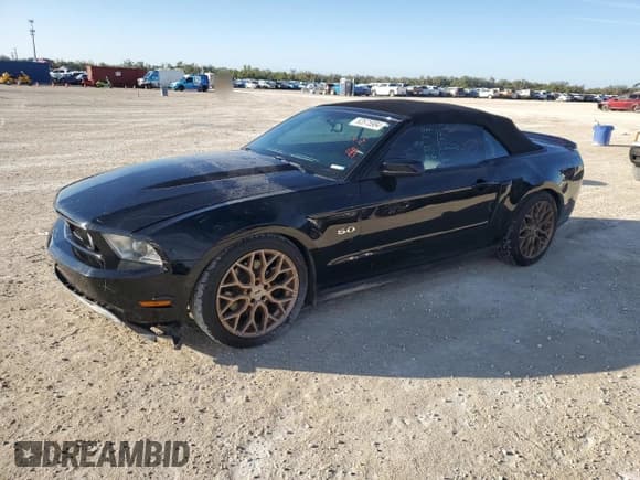 ✅ 2012 Ford Mustang GT • VIN: 1ZVBP8FF6C5227633 • Lot: 82675984. Listed on Copart with 83,672 mi. Free auction sales archive from the USA and detailed vehicle history report at DreamBid. Image 1.