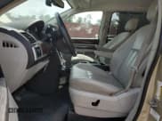 ✅ 2010 Chrysler Town & Country Touring Plus • VIN: 2A4RR8DX6AR441295 • Lot: 69344485. Wystawiony na Copart z przebiegiem 180 037 mil. Bezpłatny archiwum sprzedaży aukcyjnych z USA i szczegółowy raport historii pojazdu na DreamBid. Zdjęcie 7.