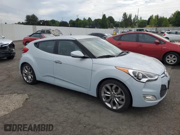 ✅ 2015 Hyundai Veloster • VIN: KMHTC6AD1FU223203 • Lot: 66915605. Wystawiony na Copart z przebiegiem 118 931 mil. Bezpłatny archiwum sprzedaży aukcyjnych z USA i szczegółowy raport historii pojazdu na DreamBid. Zdjęcie 4.