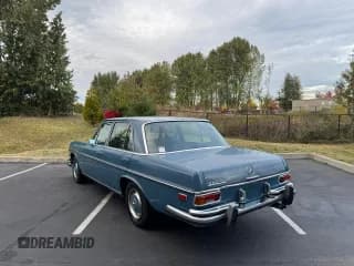 ✅ 1972 Mercedes-Benz 280 • VIN: 10801812088890 • Лот: 93287845. Опубликован ранее на Copart с пробегом 85 343 миль. Бесплатный доступ к архиву аукционных продаж из США и подробный отчёт об истории автомобиля на DreamBid. Изображение 3.