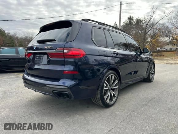 ✅ 2020 BMW X7 M50i • VIN: 5UXCX6C08L9B32979 • Lot: 93006545. Wystawiony na Copart z przebiegiem 95 146 mil. Bezpłatny archiwum sprzedaży aukcyjnych z USA i szczegółowy raport historii pojazdu na DreamBid. Zdjęcie 3.