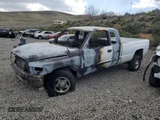 ✅ 2000 Dodge 2500 • VIN: 1B7KF2362YJ145761 • Lot: 54792605. Wystawiony na Copart z przebiegiem Nie podano. Bezpłatny archiwum sprzedaży aukcyjnych z USA i szczegółowy raport historii pojazdu na DreamBid. Zdjęcie 1.