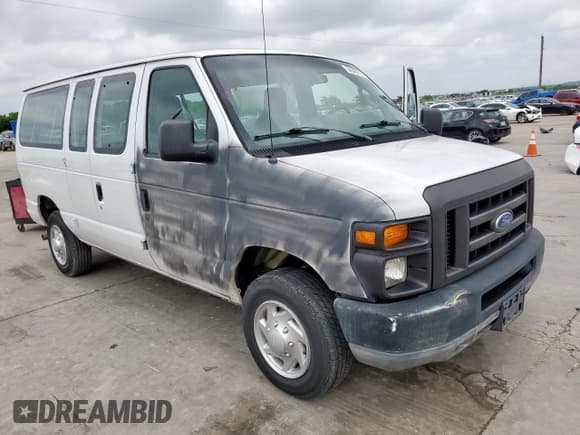 ✅ 2011 Ford Econoline Passenger XL • VIN: 1FBNE3BL4BDA01801 • Lot: 54545815. Wystawiony na Copart z przebiegiem 903 440 mil. Bezpłatny archiwum sprzedaży aukcyjnych z USA i szczegółowy raport historii pojazdu na DreamBid. Zdjęcie 4.