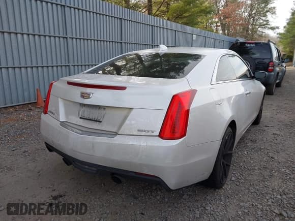 ✅ 2015 Cadillac ATS Standard AWD • VIN: 1G6AG1RX0F0121032 • Lot: 43892311. Wystawiony na IAAI z przebiegiem 188 931 mil. Bezpłatny archiwum sprzedaży aukcyjnych z USA i szczegółowy raport historii pojazdu na DreamBid. Zdjęcie 4.
