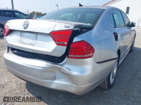 ✅ 2015 Volkswagen Passat S • VIN: 1VWAT7A33FC119680 • Lot: 42939617. Listed on IAAI with 116,127 mi. Free auction sales archive from the USA and detailed vehicle history report at DreamBid. Image 6.