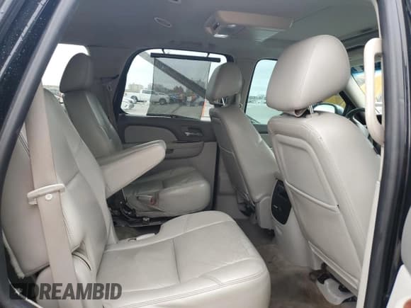 ✅ 2014 Chevrolet Tahoe LTZ • VIN: 1GNSCCE08ER139958 • Лот: 53551215. Опубликован ранее на Copart с пробегом 140 218 миль. Бесплатный доступ к архиву аукционных продаж из США и подробный отчёт об истории автомобиля на DreamBid. Изображение 11.