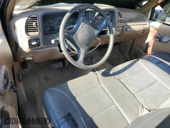 ✅ 1995 GMC Sierra 2500 • VIN: 1GTGK24K0SE545993 • Лот: 55773725. Опубликован ранее на Copart с пробегом 66 721 миль. Бесплатный доступ к архиву аукционных продаж из США и подробный отчёт об истории автомобиля на DreamBid. Изображение 8.