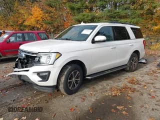 ✅ 2018 Ford Expedition XLT • VIN: 1FMJU1JT2JEA63074 • Lot: 43586618. Wystawiony na IAAI z przebiegiem 145 159 mil. Bezpłatny archiwum sprzedaży aukcyjnych z USA i szczegółowy raport historii pojazdu na DreamBid. Zdjęcie 2.