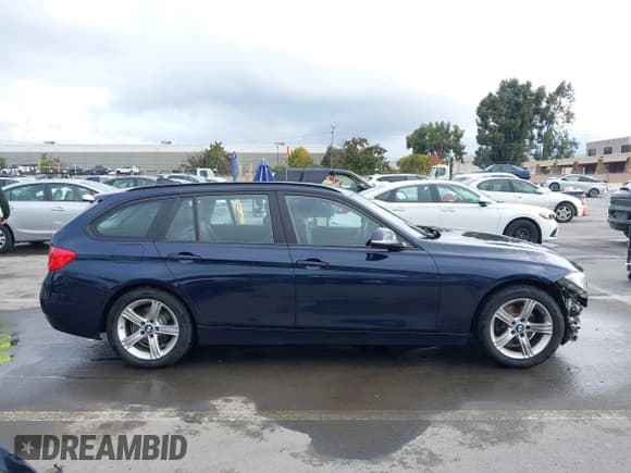 ✅ 2014 BMW 3 Series 328i xDrive • VIN: WBA3G7C54EKN36564 • Лот: 43726260. Опубликован ранее на IAAI с пробегом 160 145 миль. Бесплатный доступ к архиву аукционных продаж из США и подробный отчёт об истории автомобиля на DreamBid. Изображение 14.