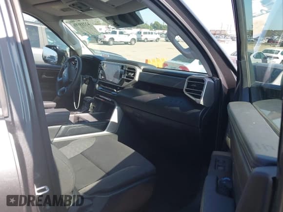 ✅ 2024 Toyota Tundra SR5 • VIN: 5TFLA5DB9RX206764 • Лот: 42218586. Опубликован ранее на IAAI с пробегом 12 228 миль. Бесплатный доступ к архиву аукционных продаж из США и подробный отчёт об истории автомобиля на DreamBid. Изображение 5.