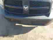 2016 Ram 1500 Tradesman z VIN 3C6JR6DG5GG239657, wystawiony jako IAAI lot #42068193 z przebiegiem 161 465 mil mil oraz . Historia ofert i sprzedaży dostępna na DreamBid. Obrazek 6.