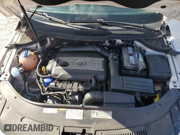 ✅ 2014 Volkswagen CC Executive • VIN: WVWRP7AN9EE525705 • Lot: 81225055. Listed on Copart with 113,570 mi. Free auction sales archive from the USA and detailed vehicle history report at DreamBid. Image 11.