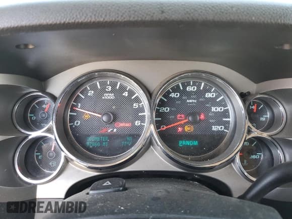 ✅ 2010 Chevrolet Silverado 1500 LT • VIN: 1GCSKSE38AZ130137 • Lot: 72632374. Listed on Copart with 97,860 mi. Free auction sales archive from the USA and detailed vehicle history report at DreamBid. Image 9.