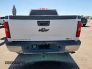 ✅ 2007 Chevrolet Silverado 2500HD 1LT • VIN: 1GCHC23K07F557176 • Lot: 90481755. Wystawiony na Copart z przebiegiem Nie podano. Bezpłatny archiwum sprzedaży aukcyjnych z USA i szczegółowy raport historii pojazdu na DreamBid. Zdjęcie 6.