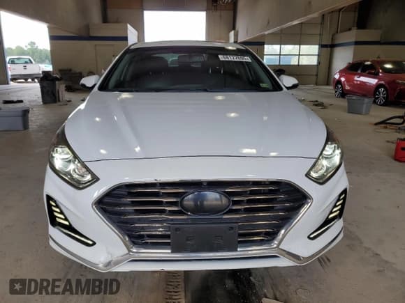 ✅ 2018 Hyundai Sonata Limited • VIN: 5NPE34AF2JH652419 • Лот: 68122695. Опубликован ранее на Copart с пробегом 84 223 миль. Бесплатный доступ к архиву аукционных продаж из США и подробный отчёт об истории автомобиля на DreamBid. Изображение 5.