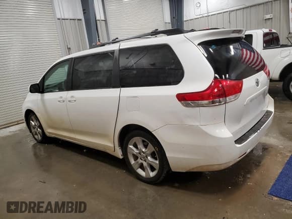 ✅ 2011 Toyota Sienna LE • VIN: 5TDJK3DC4BS006341 • Lot: 83801415. Listed on Copart with 190,879 mi. Free auction sales archive from the USA and detailed vehicle history report at DreamBid. Image 2.