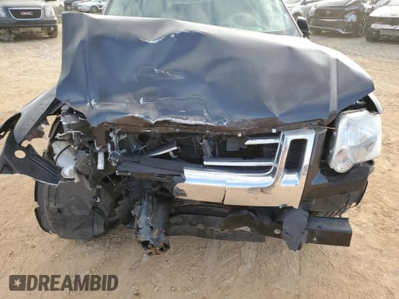 ✅ 2006 Ford Explorer Eddie Bauer • VIN: 1FMEU64E26UA98996 • Lot: 45353005. Listed on Copart with 157,297 mi. Free auction sales archive from the USA and detailed vehicle history report at DreamBid. Image 13.