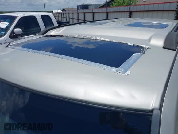 ✅ 2007 Jeep Commander Sport • VIN: 1J8HH48K47C699904 • Lot: 42509665. Listed on IAAI with 198,539 mi. Free auction sales archive from the USA and detailed vehicle history report at DreamBid. Image 6.