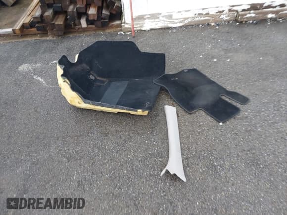 ✅ 2011 Mercedes-Benz C 300 Sport • VIN: WDDGF8BB8BR165521 • Lot: 40484423. Wystawiony na IAAI z przebiegiem 114 300 mil. Bezpłatny archiwum sprzedaży aukcyjnych z USA i szczegółowy raport historii pojazdu na DreamBid. Zdjęcie 12.