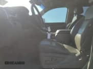 ✅ 2016 Chevrolet Suburban LTZ • VIN: 1GNSCJKCXGR406572 • Lot: 77998714. Wystawiony na Copart z przebiegiem 141 341 mil. Bezpłatny archiwum sprzedaży aukcyjnych z USA i szczegółowy raport historii pojazdu na DreamBid. Zdjęcie 7.