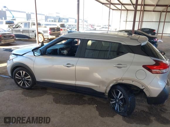 ✅ 2018 Nissan Kicks SR • VIN: 3N1CP5CU2JL529588 • Lot: 43392635. Listed on IAAI with 35,866 mi. Free auction sales archive from the USA and detailed vehicle history report at DreamBid. Image 14.
