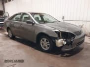 ✅ 2004 Toyota Camry LE • VIN: 4T1BE32K94U804513 • Lot: 41505918. Wystawiony na IAAI z przebiegiem 214 902 mil. Bezpłatny archiwum sprzedaży aukcyjnych z USA i szczegółowy raport historii pojazdu na DreamBid. Zdjęcie 1.