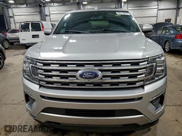 ✅ 2019 Ford Expedition Max Limited • VIN: 1FMJK2AT9KEA06481 • Lot: 96319815. Wystawiony na Copart z przebiegiem 19 338 mil. Bezpłatny archiwum sprzedaży aukcyjnych z USA i szczegółowy raport historii pojazdu na DreamBid. Zdjęcie 5.