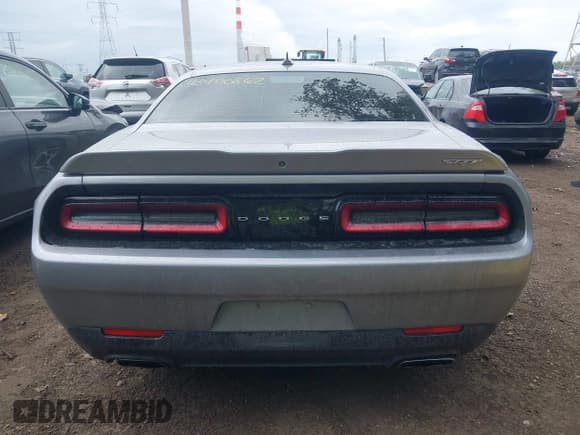 ✅ 2016 Dodge Challenger SRT 392 • VIN: 2C3CDZDJ2GH125200 • Lot: 43400862. Wystawiony na IAAI z przebiegiem 56 605 mil. Bezpłatny archiwum sprzedaży aukcyjnych z USA i szczegółowy raport historii pojazdu na DreamBid. Zdjęcie 15.