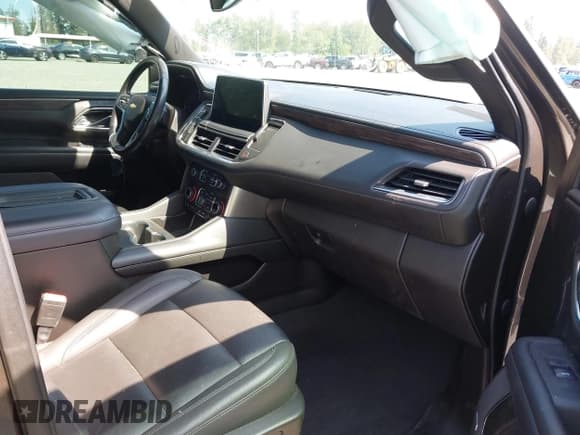 ✅ 2021 Chevrolet Suburban LT • VIN: 1GNSKCKD0MR254109 • Lot: 42569011. Wystawiony na IAAI z przebiegiem 82 465 mil. Bezpłatny archiwum sprzedaży aukcyjnych z USA i szczegółowy raport historii pojazdu na DreamBid. Zdjęcie 5.