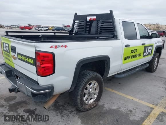 ✅ 2015 Chevrolet Silverado 2500HD LT • VIN: 1GC1KVEGXFF133842 • Lot: 41572202. Wystawiony na IAAI z przebiegiem 266 016 mil. Bezpłatny archiwum sprzedaży aukcyjnych z USA i szczegółowy raport historii pojazdu na DreamBid. Zdjęcie 4.