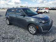 ✅ 2025 Kia Soul LX • VIN: KNDJ23AU4S7243130 • Lot: 81913305. Wystawiony na Copart z przebiegiem 36 918 mil. Bezpłatny archiwum sprzedaży aukcyjnych z USA i szczegółowy raport historii pojazdu na DreamBid. Zdjęcie 4.