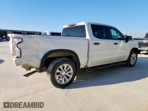 ✅ 2022 Chevrolet Silverado 1500 Custom • VIN: 3GCPWBEK6NG214383 • Лот: 81885015. Опубликован ранее на Copart с пробегом 51 666 миль. Бесплатный доступ к архиву аукционных продаж из США и подробный отчёт об истории автомобиля на DreamBid. Изображение 3.