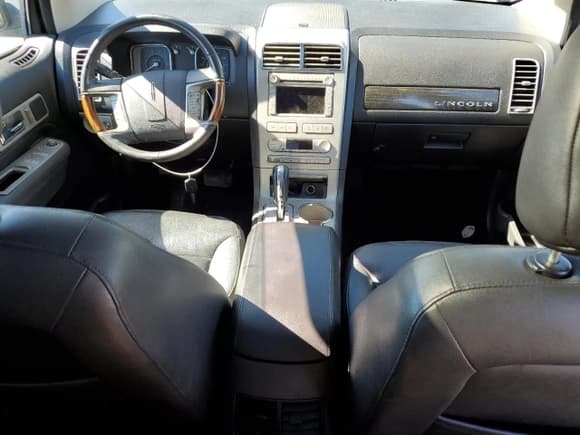 ✅ 2007 Lincoln MKX • VIN: 2LMDU88C47BJ09556 • Lot: 86272315. Wystawiony na Copart z przebiegiem 226 864 mil. Bezpłatny archiwum sprzedaży aukcyjnych z USA i szczegółowy raport historii pojazdu na DreamBid. Zdjęcie 8.