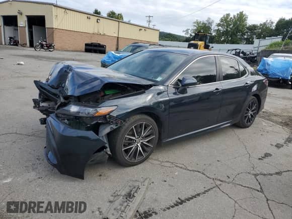 2021 Toyota Camry SE with VIN 4T1G11BKXMU020170, listed as a Copart auction lot 80323645 with 156,906 mi miles and Salvage title. Bid and sale history available at DreamBid. Image 1.